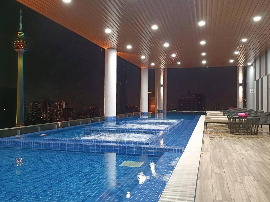 クアラルンプールCl 30A Super Kl View Infinity Pool Klccアパートメント エクステリア 写真